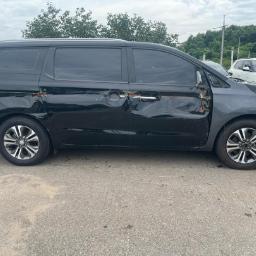 Kia Carnival 8